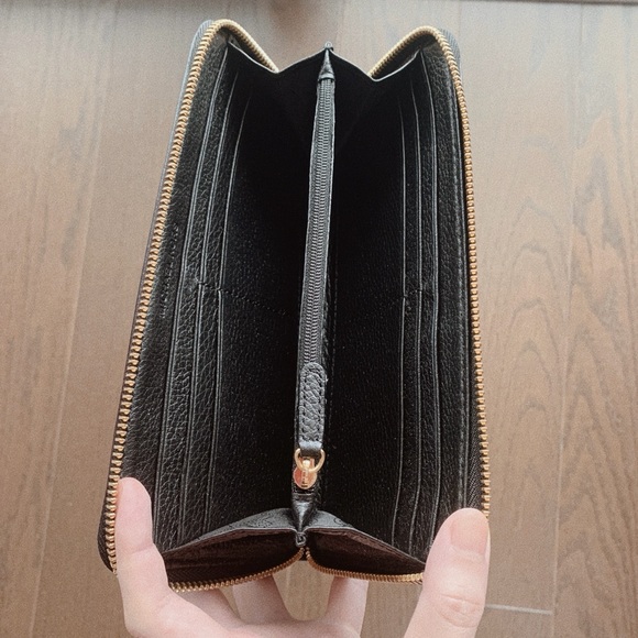 Michael Kors Long Wallet in Black - Picture 3 of 4